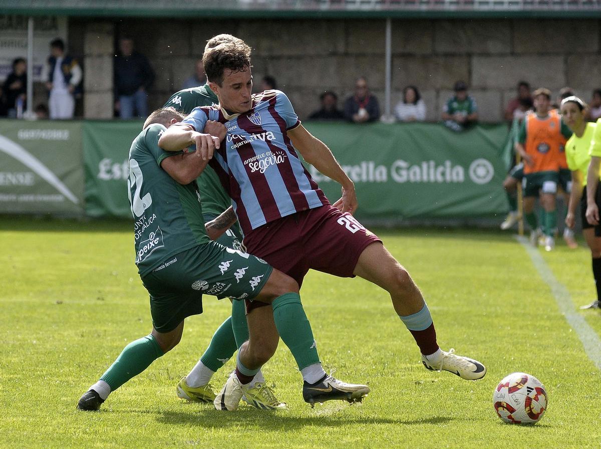 Tellechea, en un Arenteiro-Gimnástica Segoviana de principios de temporada.