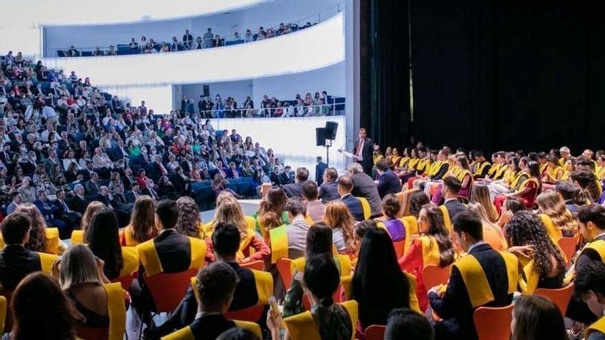 ¿Cuándo empieza la universidad en Cáceres y Badajoz?