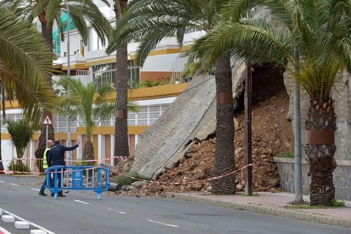 11-04-2019 LAS PALMAS DE GRAN CANARIA. Derrumbe en Paseo de Chill  | 11/04/2019 | Fotógrafo: Andrés Cruz