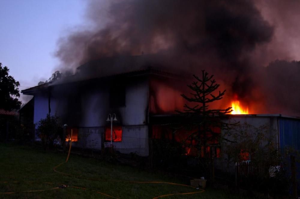 Arde una casa en A Estrada