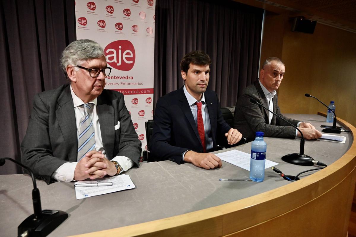 PONTEVEDRA.Presentación de la nueva directiva de AJE con Carlos Fontán como presidente