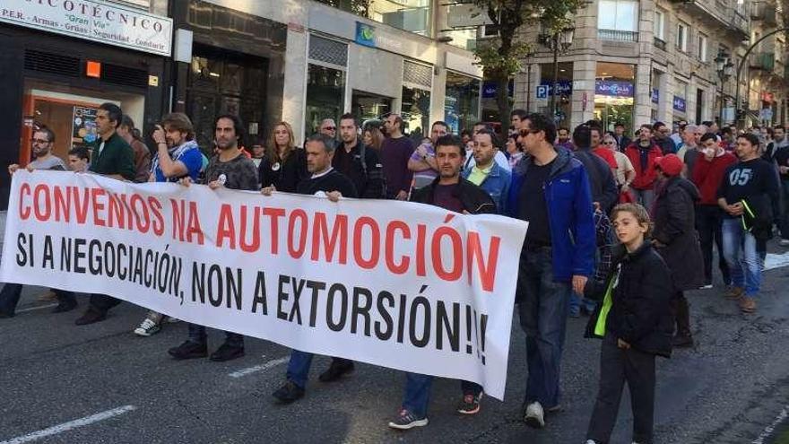 Cabeza de la manifestación de ayer en Vigo. // FdV