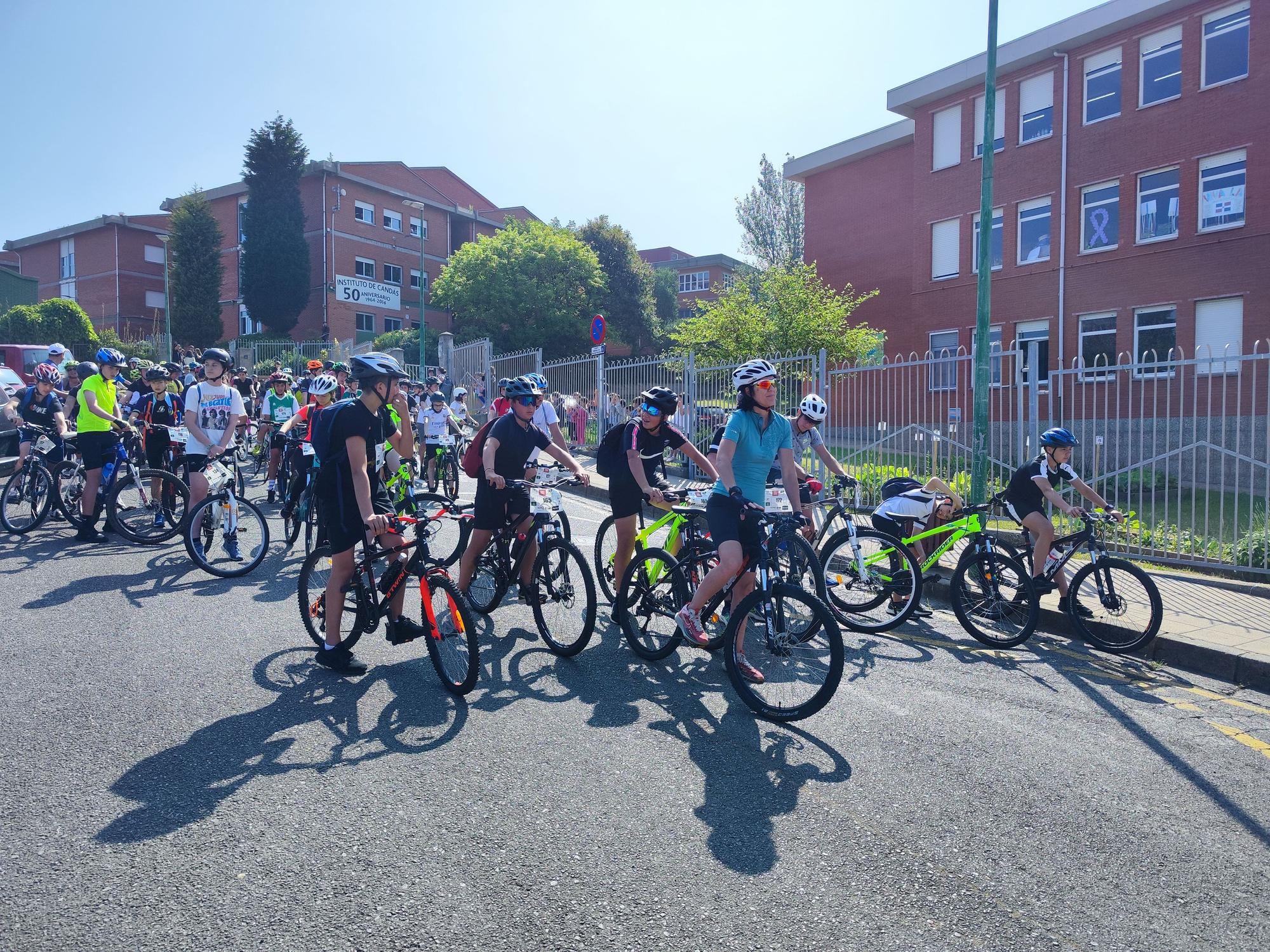 Candás cambi las aulas por la bicicleta