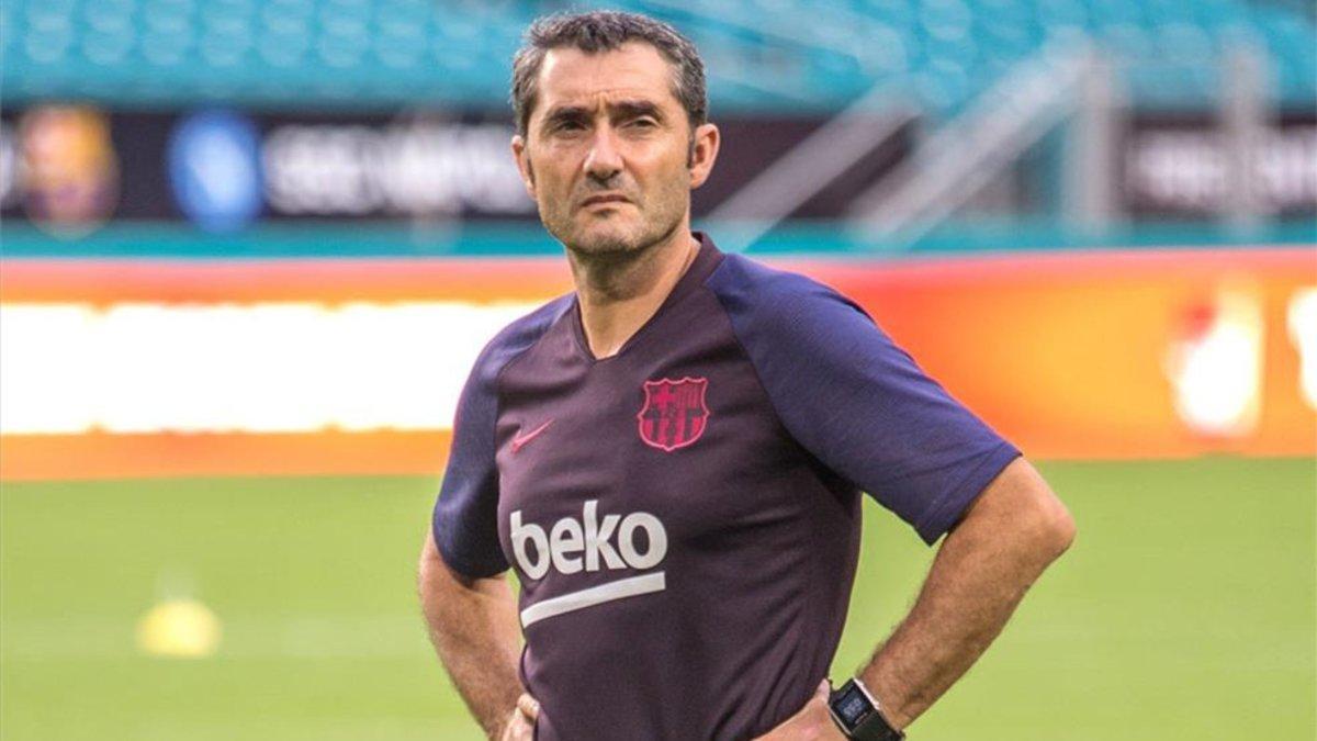 Ernesto Valverde, con rostro serio