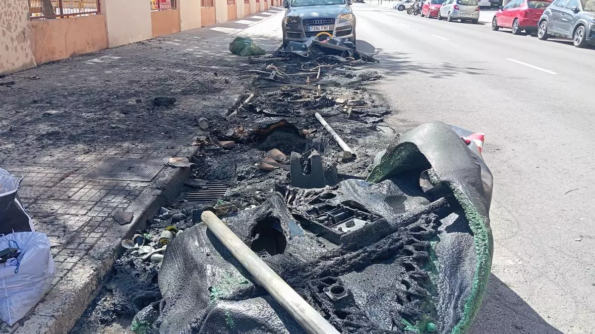 Los pirómanos provocan otros tres incendios de contenedores en Palma