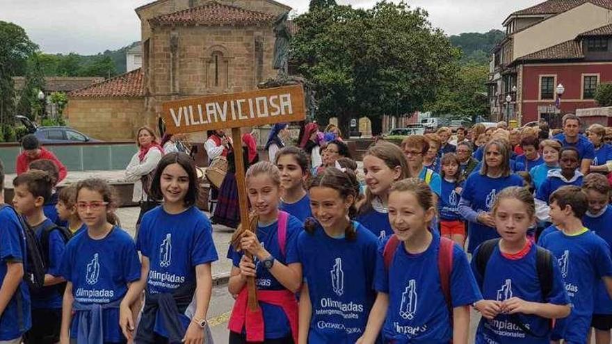 El equipo del concejo de Villaviciosa, durante el desfile.