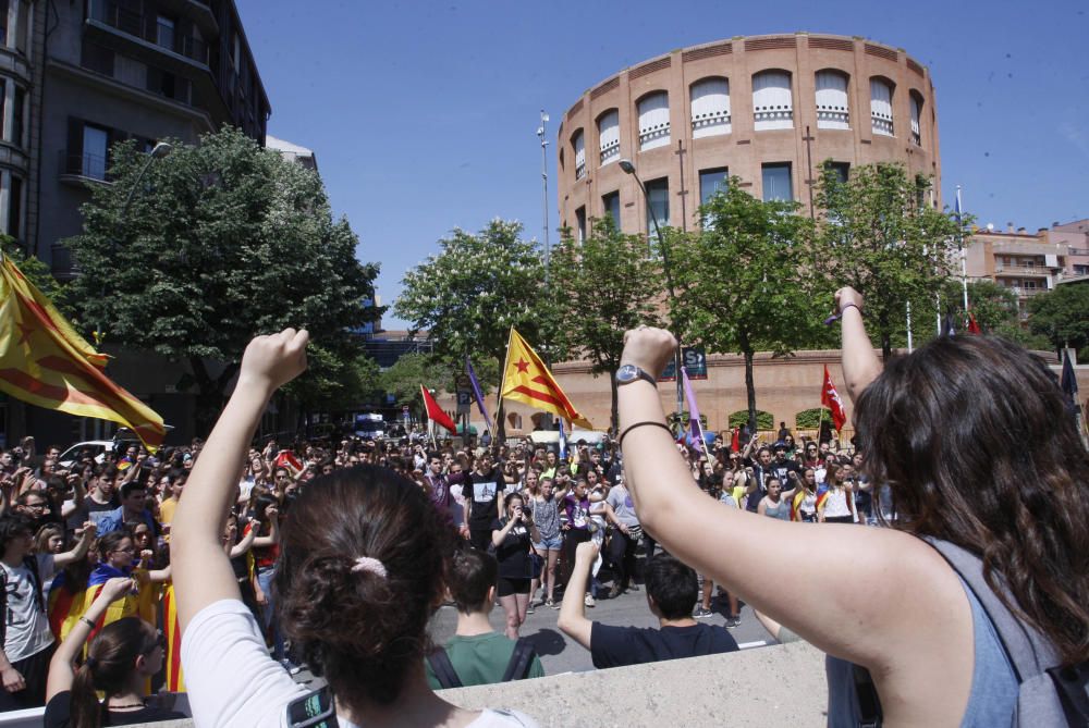 Manifestació d''estudiants universitaris a Girona