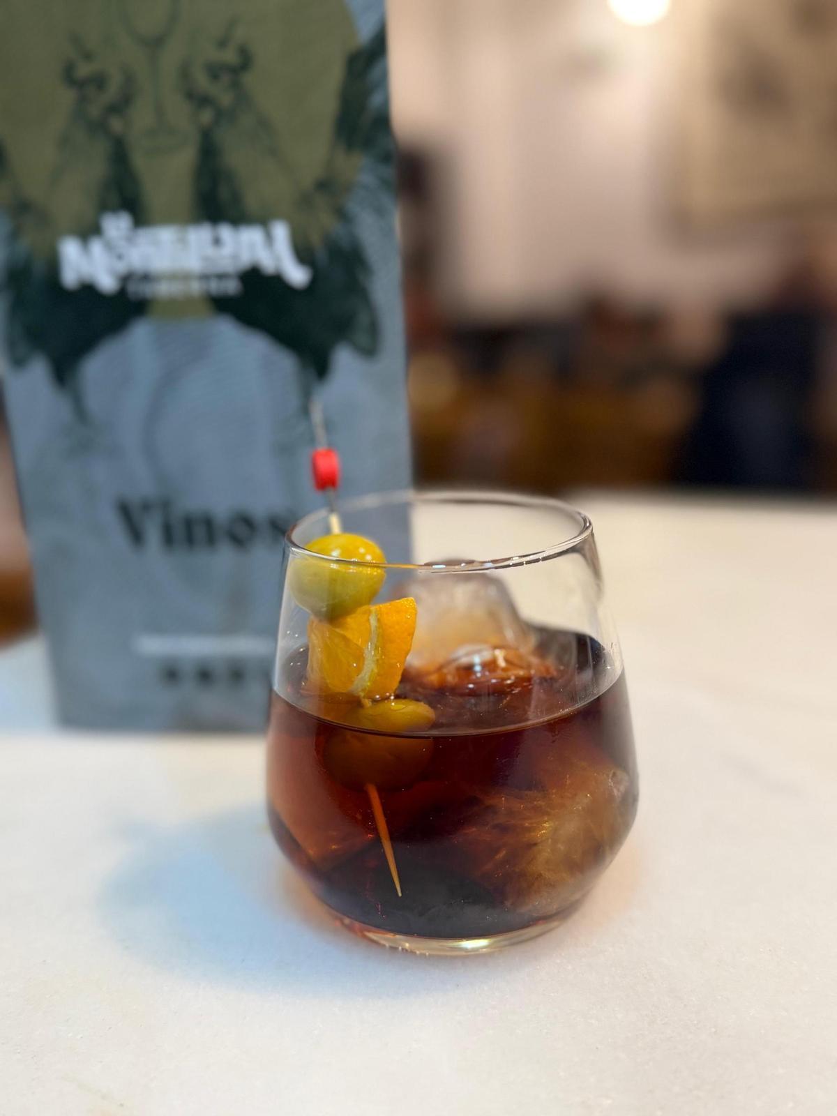 Un vermú de Taberna La Montillana.