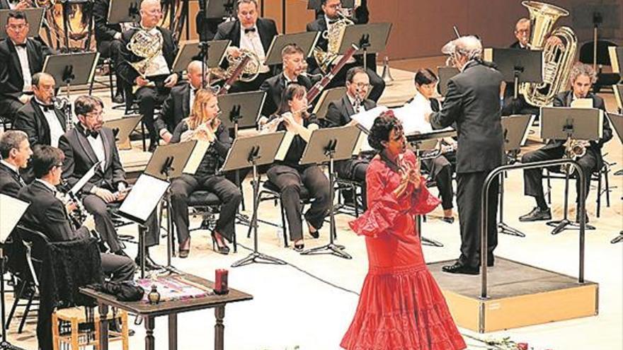 El SSLqAmor brujo’ de Falla hechiza en el concierto sinfónico de Moros d’Alqueria