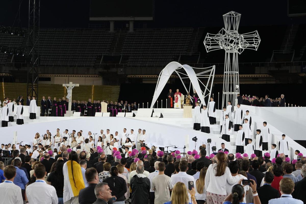El Papa aterra a Barcelona amb un missatge conciliador