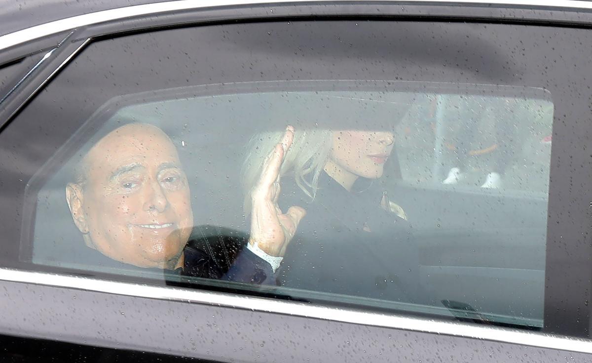 Berlusconi surt de l’hospital després d’estar 44 dies ingressat per la seva leucèmia