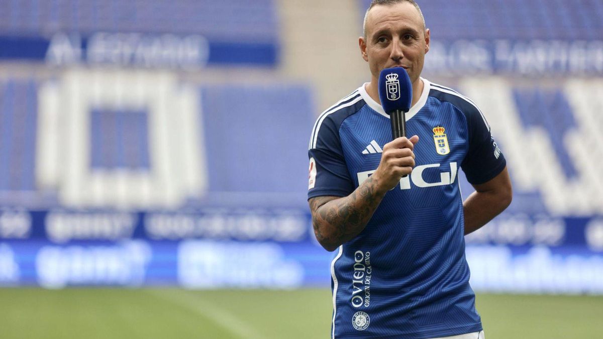 Santi Cazorla, el día de su presentación en el Oviedo.