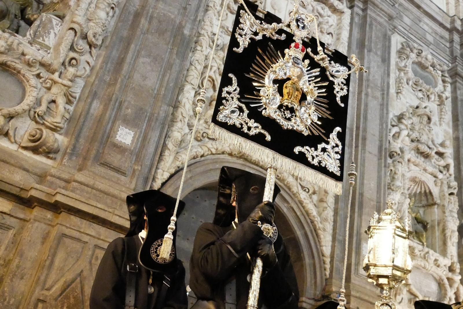 En imágenes | Zaragoza se conmueve con el 'Encuentro' de Jesús del Calvario y la Virgen de los Dolores