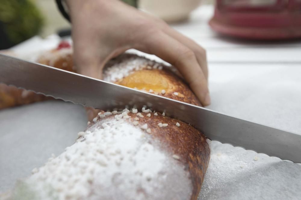 Así se elabora el roscón de Reyes en Busto