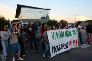 Más de 1.500 personas toman Cangas por la vivienda