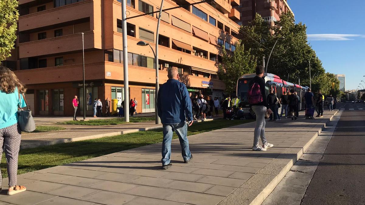 El atropello ha tenido lugar a la altura de la parada de García Abril, en el Actur.