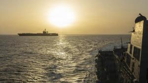 El portaaviones USS Abraham Lincoln participa en la operación de bloqueo de los buques que transitan por el estrecho de Ormuz, siguiendo órdenes del presidente de Estados Unidos, Donald Trump. /