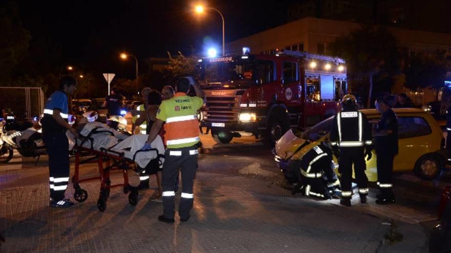 Dos heridos leves al chocar dos coches en un cruce en s&#039;Arenal