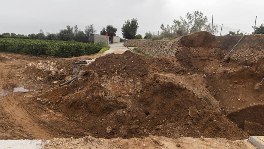 Vecinos de Loriguilla recogen firmas para detener la reconstrucción del puente sobre el Pozalet