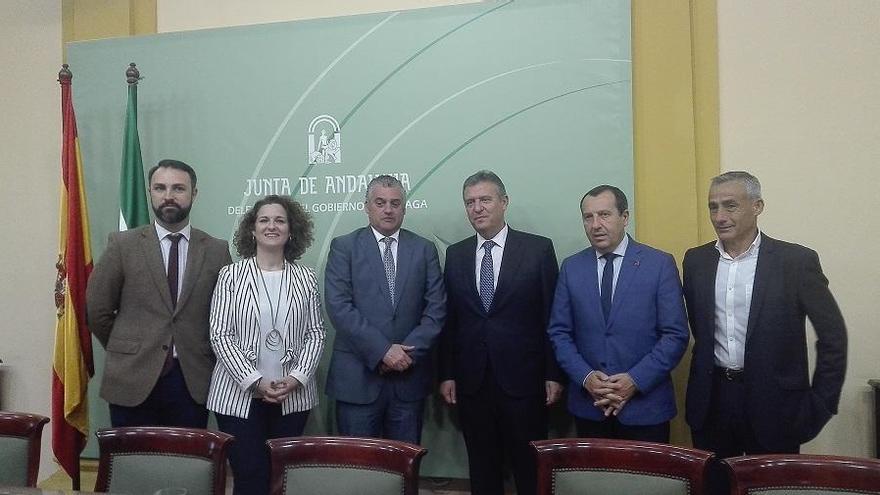 Javier Carnero, Francisco Arteaga y José Luis Ruiz Espejo junto a Francesc Alemany durante la reunión de esta mañana