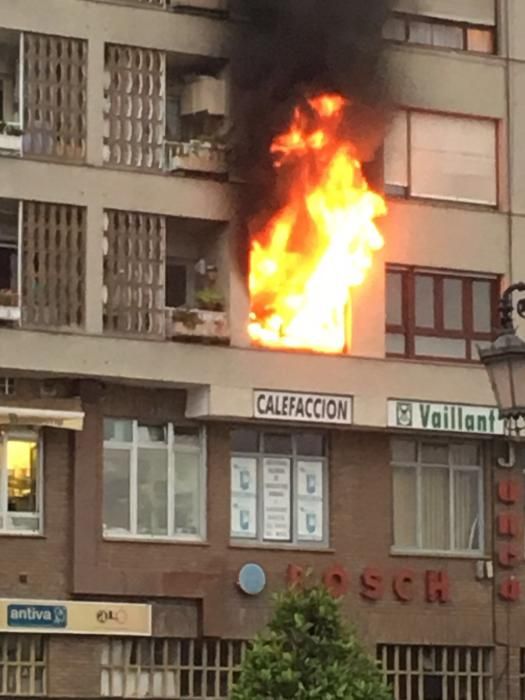 Incendio en un edificio de La Losa en Oviedo