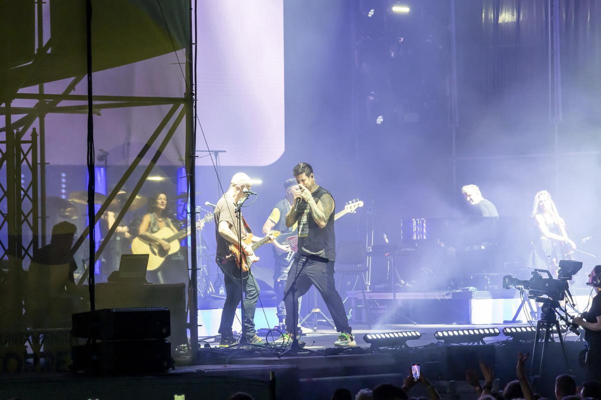 Más de 8.500 personas disfrutan del concierto de Melendi en Brilla Torrevieja