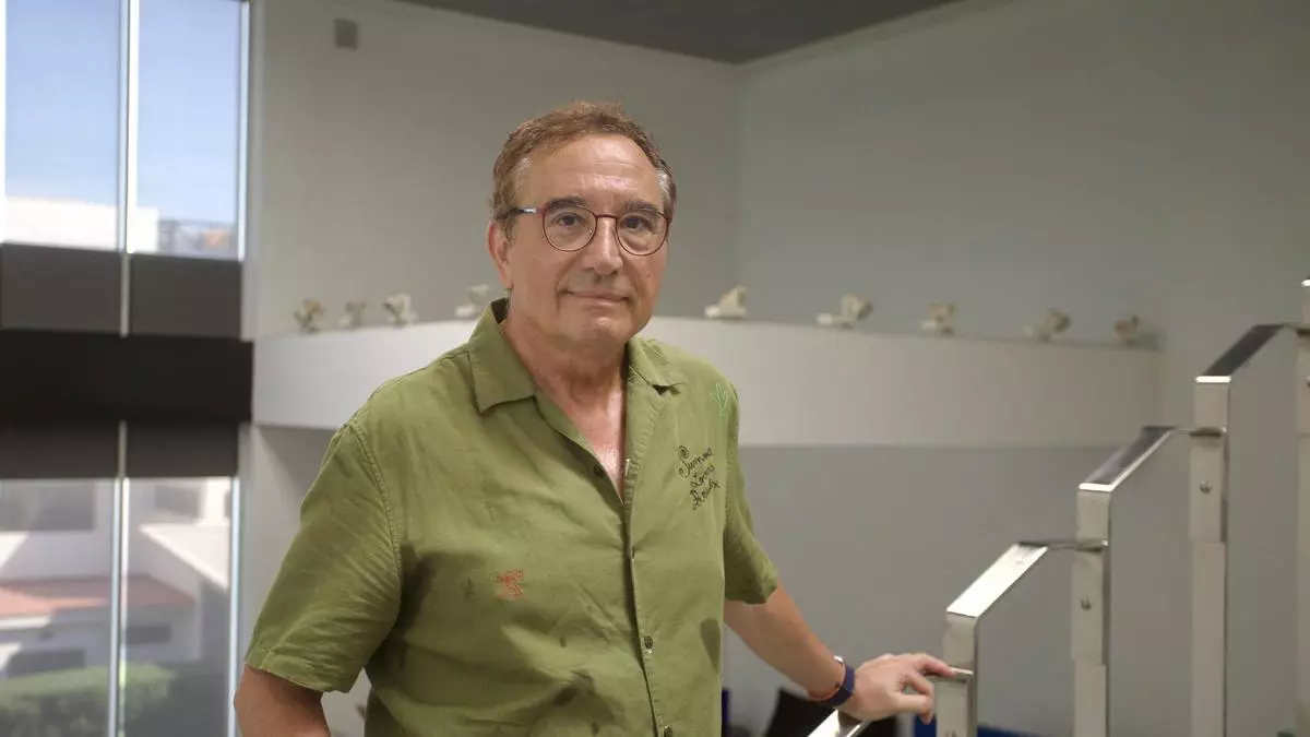 Arturo Gradolí, filósofo e informático experto en tecnoabsolutismo: "Europa ha de actuar porque la IA se nos puede escapar de las manos"