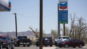 Archivo - Gasolinera de Chevron en California (Estados Unidos).