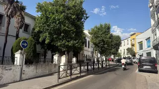 La limpieza de un edificio y las obras de un aparcamiento obligarán a cortar al tráfico tres calles en Mérida