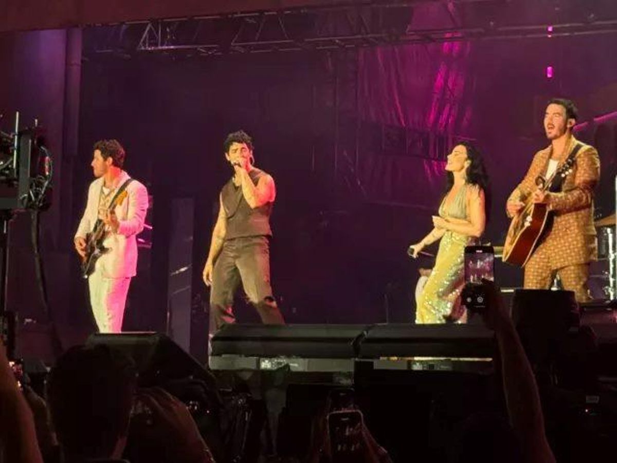 Demi Lovato, en concierto con los Jonas Brothers en el MetLife Stadium Demi Lovato, en concierto con los Jonas Brothers en el MetLife Stadium