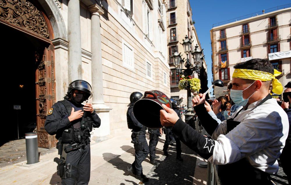 El sector de la restauració i l''oci nocturn protesta per el tancament