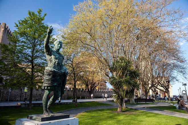 Estatua de Octavio Augusto en Gijón