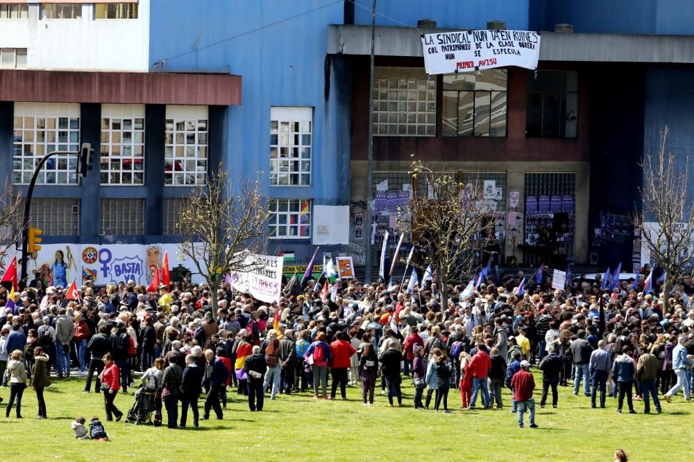 Los sindicatos minoritarios reclaman en Gijón políticas contra la precariedad