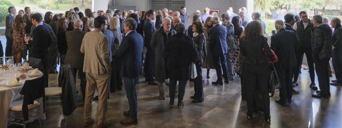 La comida de homenaje tras la jubilación se celebró en la Carballeira de Santa Cruz. | Roi Cruz