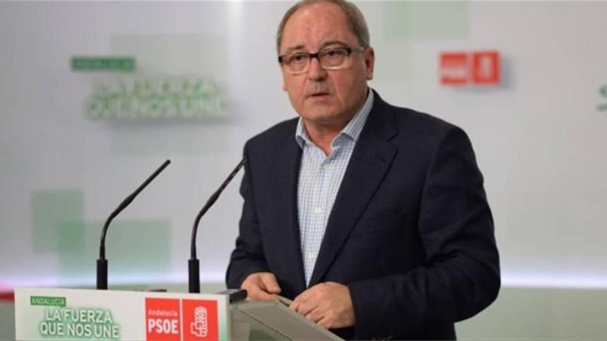 PSOE-A: «Denigra la educación pública y es lo peor en cuarenta años»