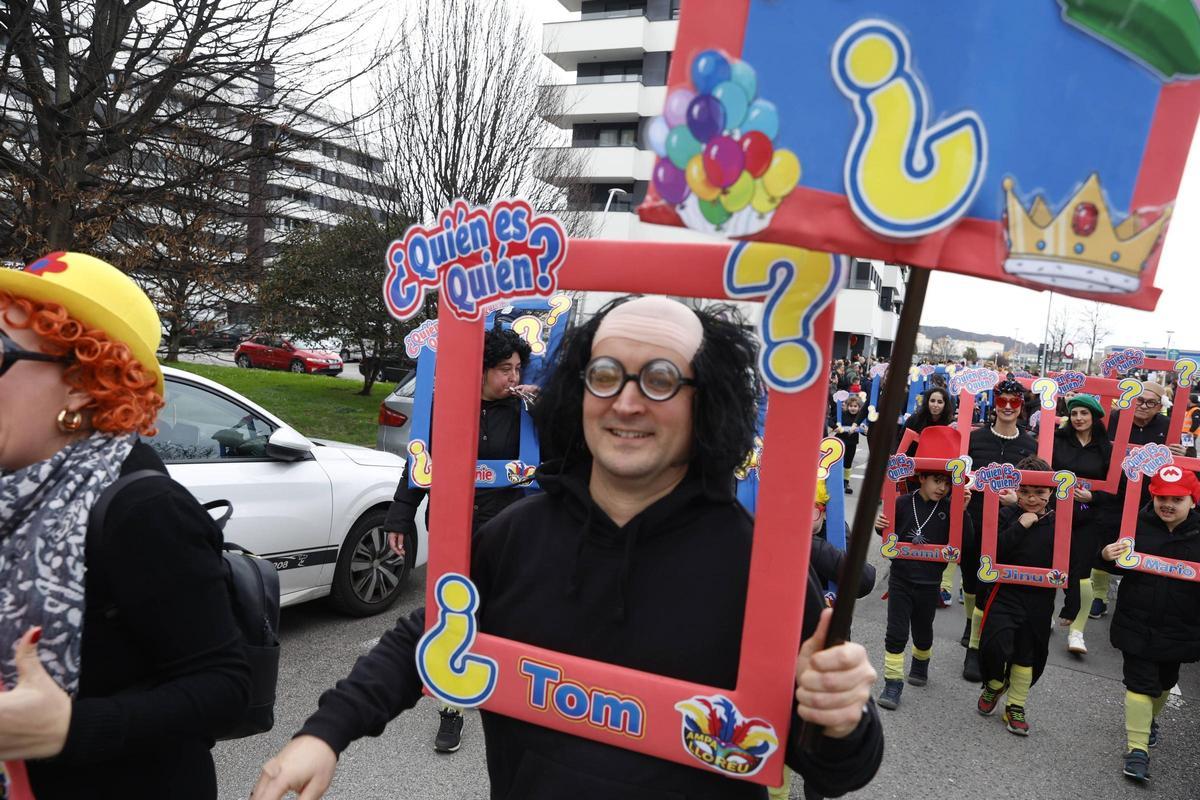 El desfile del Antroxu en la zona oeste de Gijón, en imágenes
