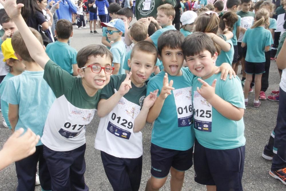 Los escolares asaltan la Escuela Naval