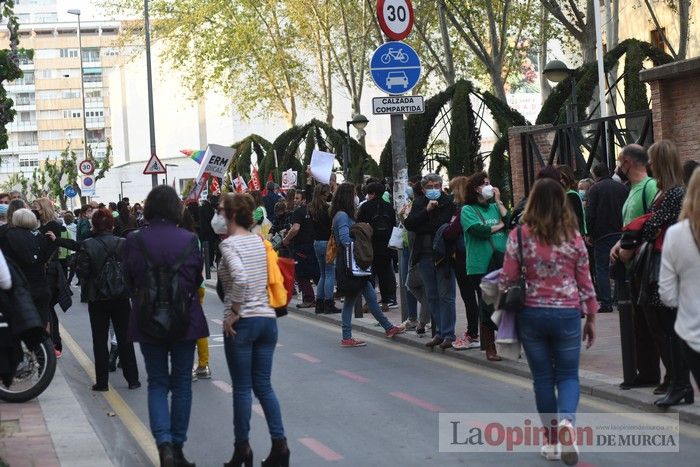 La Marea Verde toma Murcia en contra de un Gobierno con los expulsados de Vox