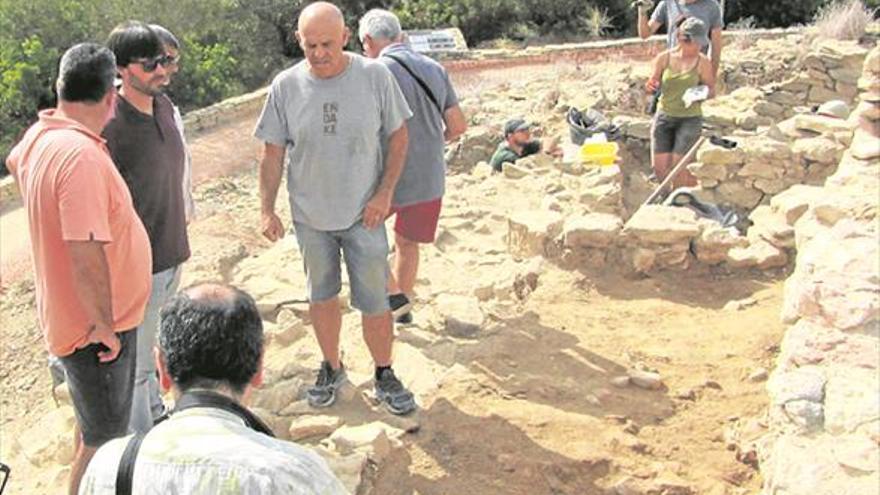 La excavación del Puig acaba con los restos del viejo mirador