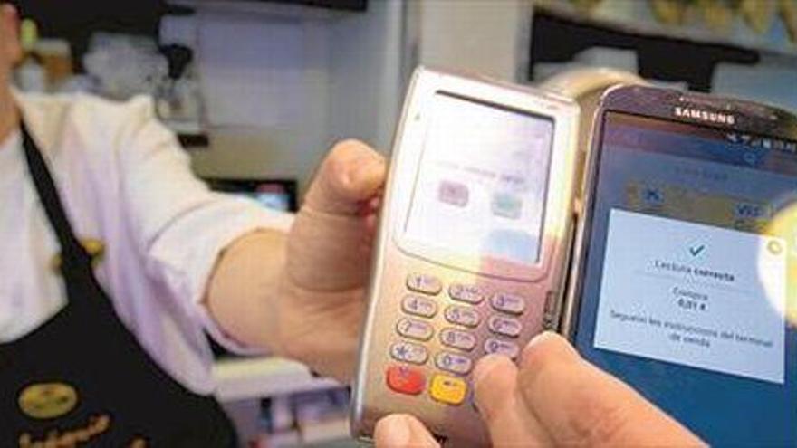 ¿Quién ganará la batalla de los pagos por móvil?
