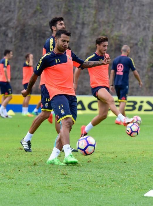 Entrenamiento UD Las Palmas en Barranco Seco ...