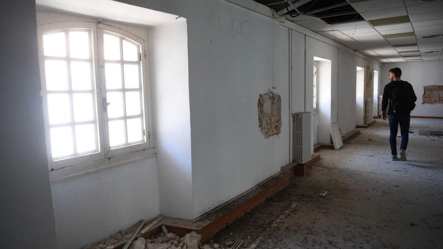 Interior de la Casa de Veeduría, deteriorado, antes del inicio de las obras de restauración.   | // CARLOS PARDELLAS