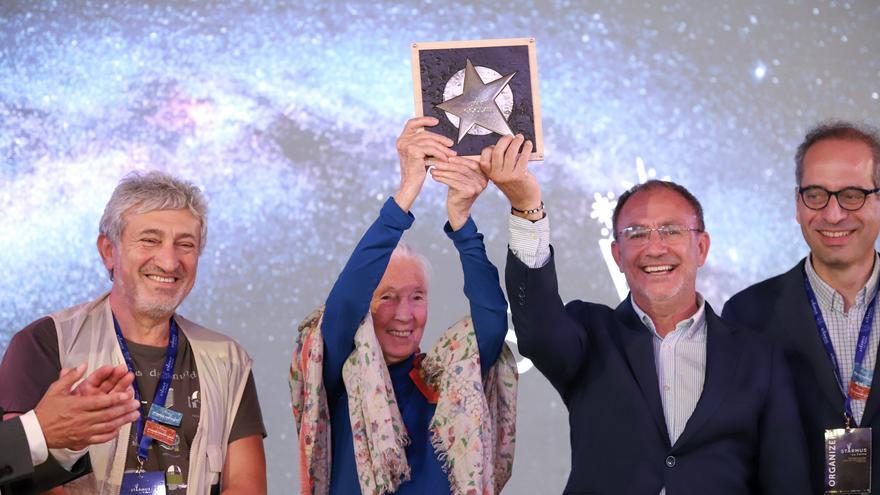 La primatóloga Jane Goodall se une a la constelación de estrellas palmera