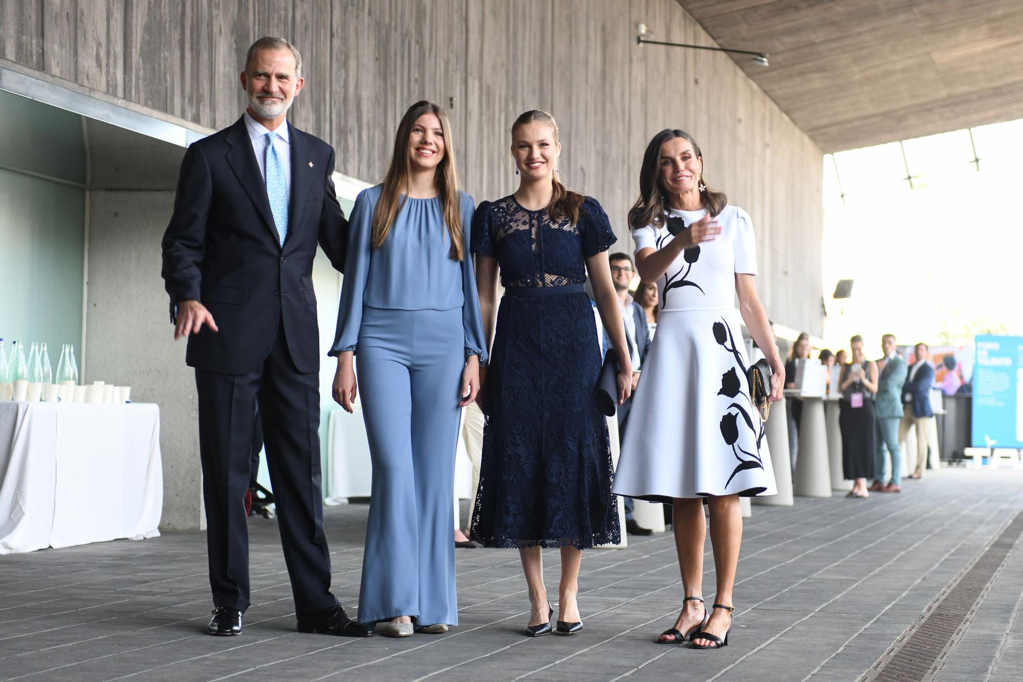 (I-D) El Rey Felipe VI; la Infanta Sofía; la Princesa Leonor y la Reina Letizia a su llegada al Palacio de Congresos Costa Brava, a 10 de julio de 2024, en Lloret de Mar, Girona, Catalunya (España). Los Premios Princesa de Girona celebran este año su 15ª