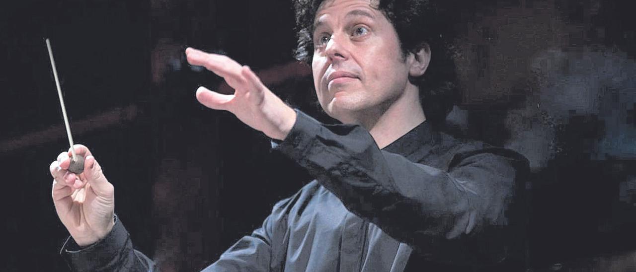 Cristóbal Soler, que dirige hoy a la Orquesta Sinfónica de Galicia en el concierto de Navidad en A Coruña.
