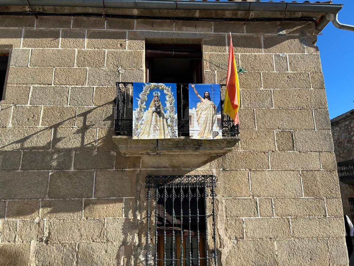 FOTOGALERÍA | El municipio cacereño de Zarza la Mayor se vuelca con el Domingo de los Tiros