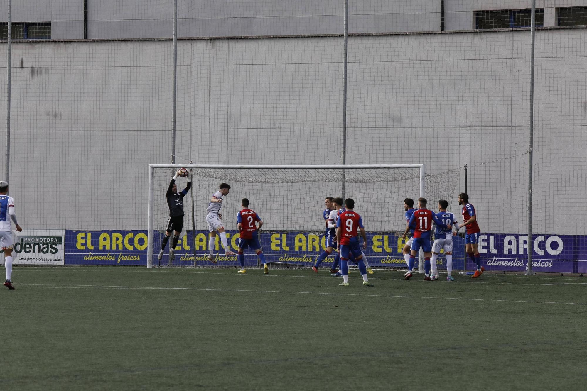 EN IMÁGENES: Así ha sido la victoria del Avilés en el derbi asturiano ante el Langreo