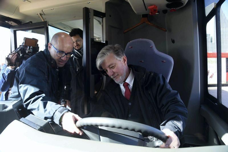 Presentación de la nueva flota de autobuses híbridos de Zaragoza