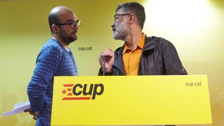 La CUP habla de &quot;deslealtad&quot; de Puigdemont si convoca elecciones