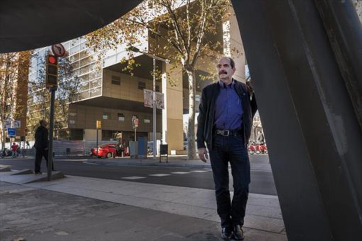 No a l’alberg 8 Giró, a l’edifici les obres del qual els veïns van aturar.